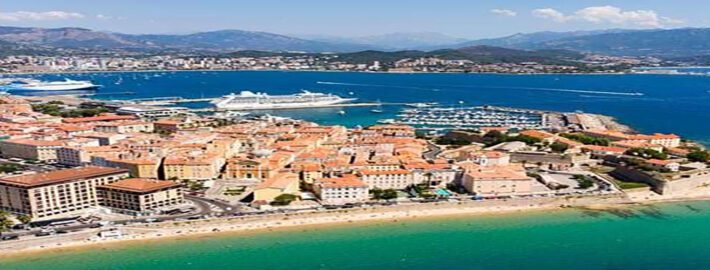 Ferry overtocht naar Ajaccio