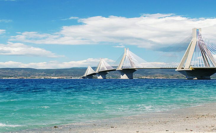 Ferry overtocht naar Patras